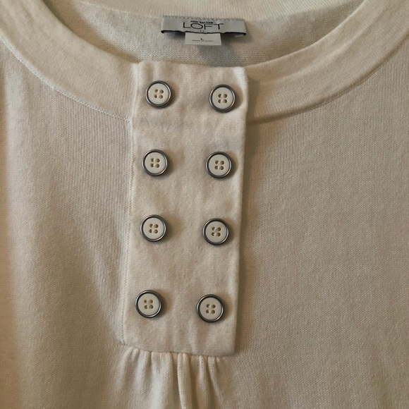Cream, short sleeve Loft sweater with cute buttons - Picture 3 of 5